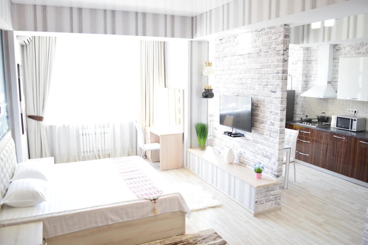 Studio Boutique Apartment Bishkek Ngoại thất bức ảnh