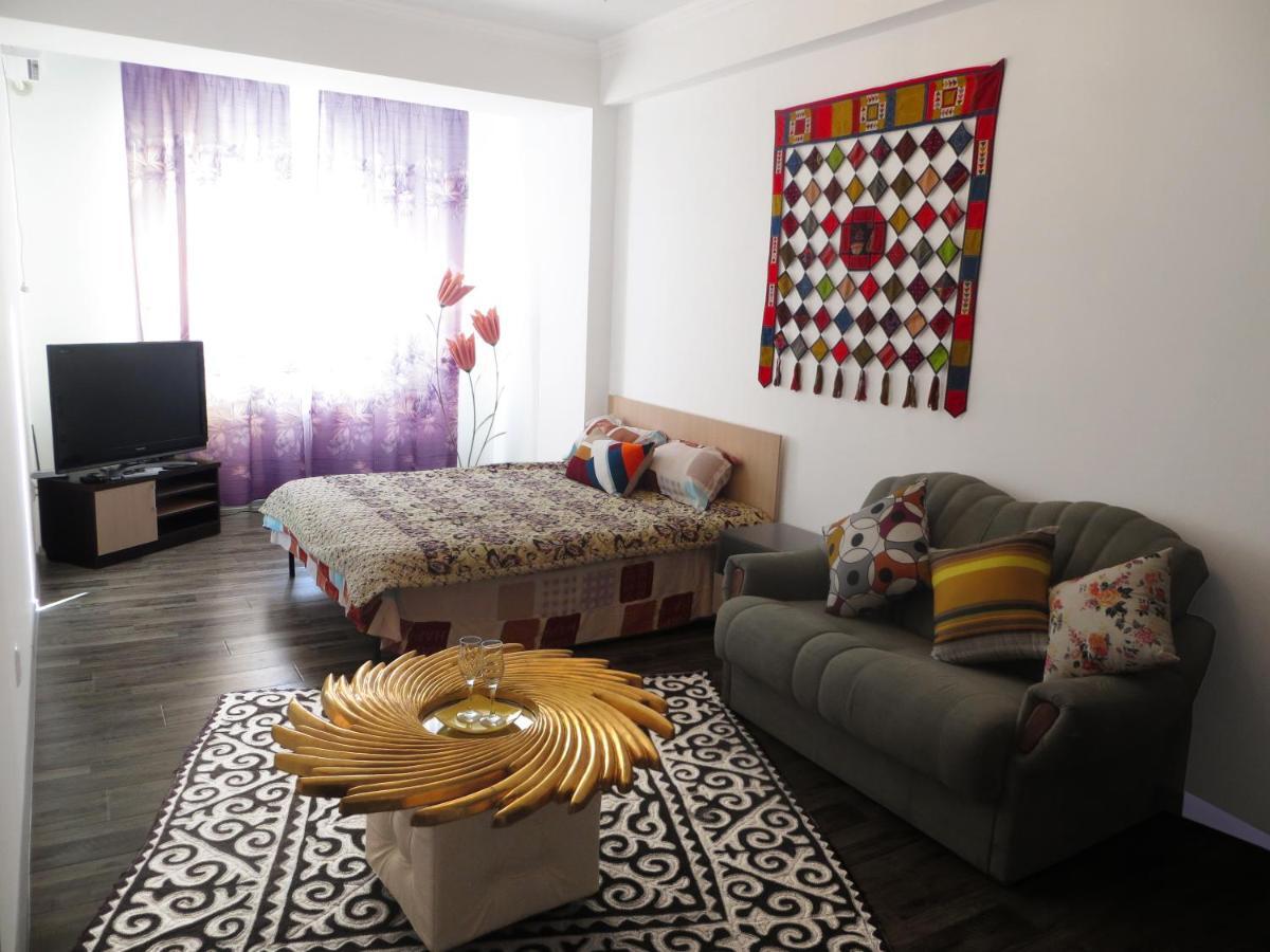 Studio Boutique Apartment Bishkek Ngoại thất bức ảnh